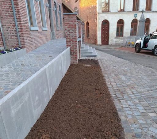 Hecq TP (Travaux Publics) 59 - travaux d'aménagements extérieurs - pose de clôture - enrobage - pavage - rampe d accès PMR personne à mobilité réduite