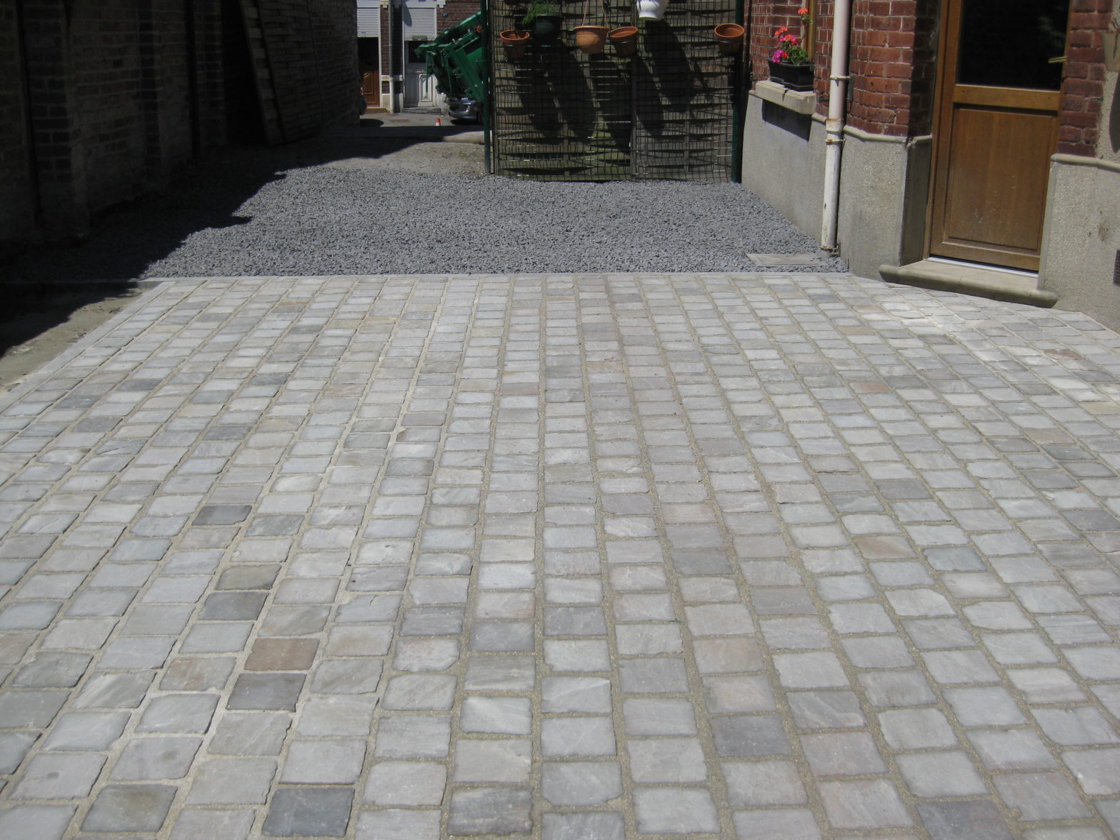 Pavage Hecq TP (Travaux Publics) 59 - aménagement extérieur - assainissement - Maubeuge Valenciennes Cambrai Douai Lille Saint Quentin