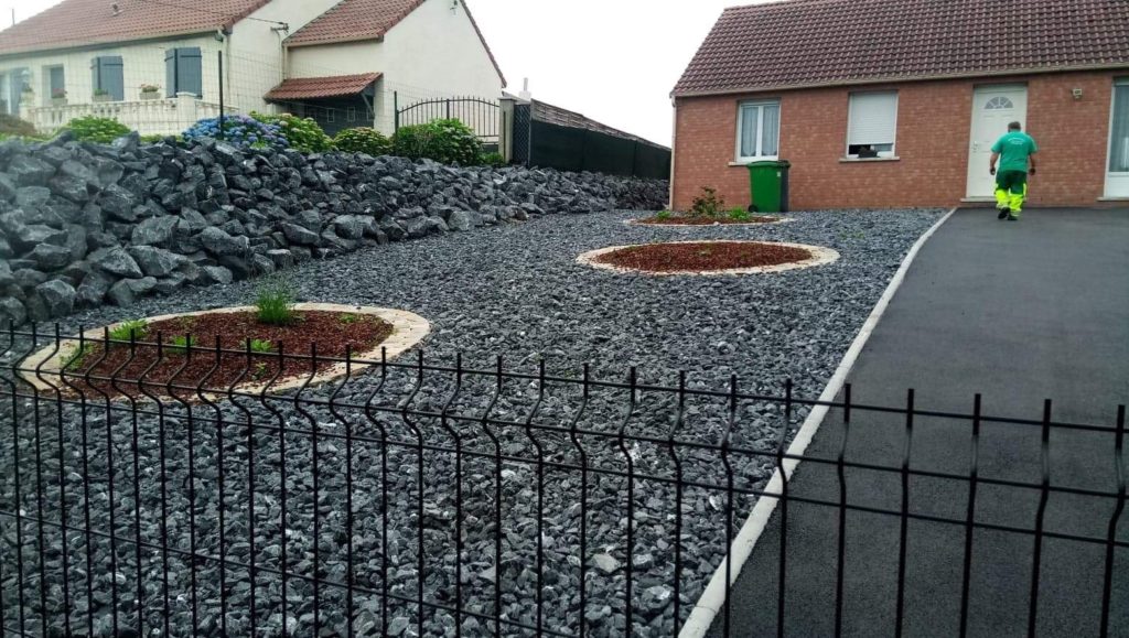 enrochement Hecq TP (Travaux Publics) 59 - aménagement extérieur - assainissement - Maubeuge Valenciennes Cambrai Douai Lille Saint Quentin